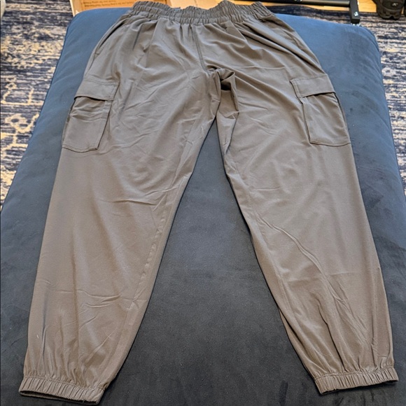 Vuori Pants - Vuori Charcoal Cargo Joggers